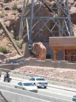 21 climber statue.jpg (83156 bytes)