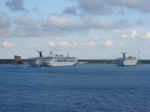 leaving cozumel boats2.jpg (33598 bytes)