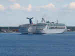 leaving cozumel boats3.jpg (25900 bytes)